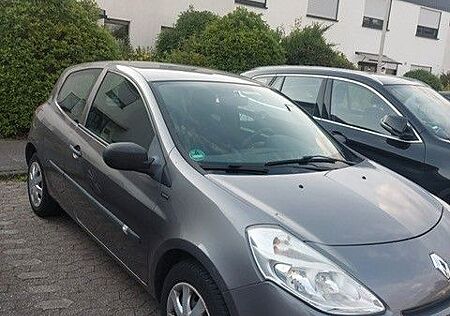 Renault Clio Yahoo! 1.2 16V 75 Yahoo!