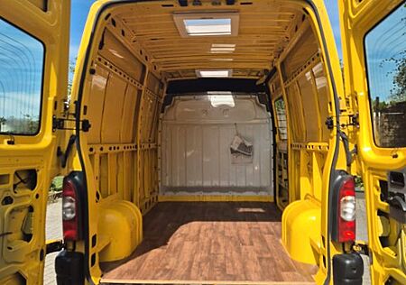 Renault Master (Vorbereitet + Umbaumaterial zum Reisebus)