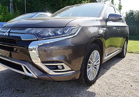 Mitsubishi Plug in Hybrid Outlander Outlander Plug-in Hybrid TOP 2.4 MIVEC 4WD