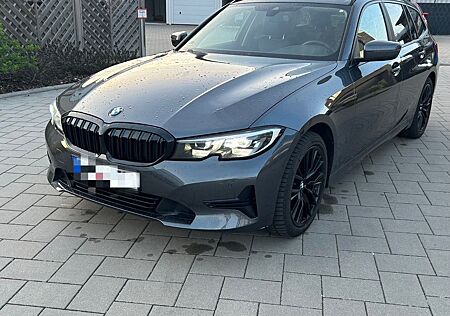 BMW 318d Touring Advantage *Automatik/AHK/LED*