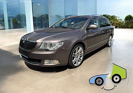 Skoda Superb Combi Elegance Navi/AHK/Memory/PDC
