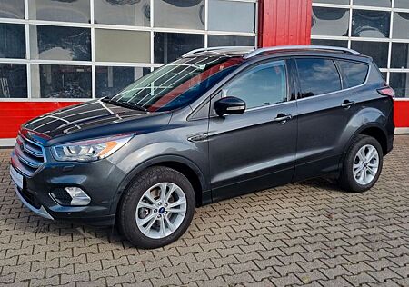 Ford Kuga 2.0 TDCi 2x4 Titanium*AHK*8 fachbereift LM*