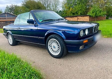 BMW 318i -Design-Edition  Mauritiusblau