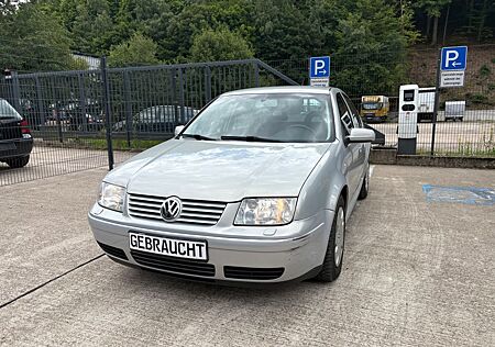 VW Bora Volkswagen 1.6 * Automatik * TÜV Neu * Wenig Kilometer