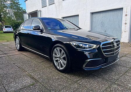 Mercedes-Benz S 350 d 4MATIC L Glanzschwarz/Leder schwarz