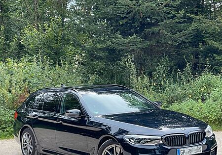 BMW 540i xDrive M sport / Pano/Hud/Carbonschwarz