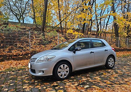 Toyota Auris 1,33-l-Dual-VVT-i -106000 km