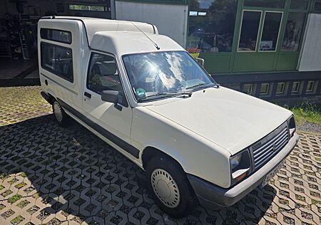 Renault Rapid mit AHK sehr sauber