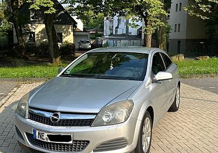 Opel Astra GTC 1.7 CDTI 81kW GTC