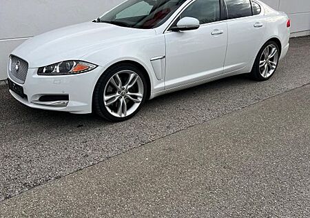 Jaguar XF Limousine 2.0 Merridian Surround 20Zoll Leder