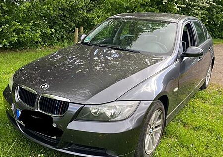 BMW 318i -