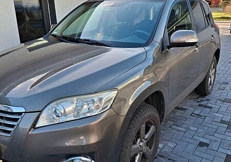 Toyota RAV 4 2,2-l-D-4D 4x4 Life Automatik Life