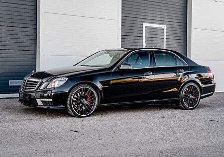 Mercedes-Benz E 63 AMG Performance *FULL OPTION*