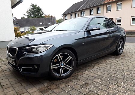 BMW 220i Coupé Sport Line Sport Line