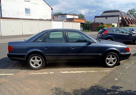 Audi 100