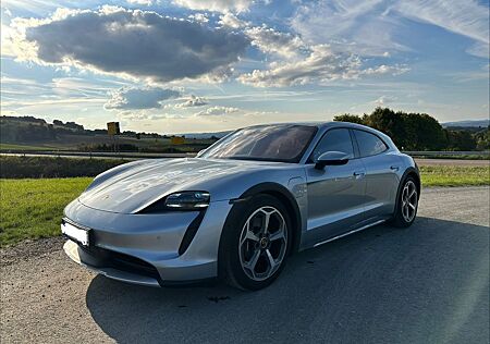 Porsche Taycan 4 Cross Turismo