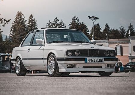 BMW 318 IS