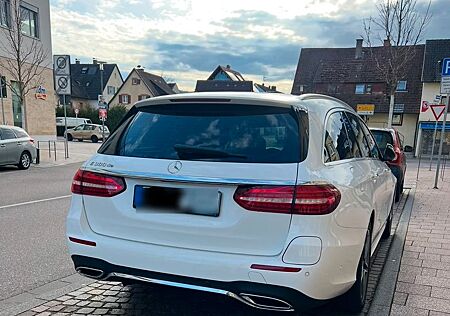 Mercedes-Benz E 300 de T Autom. -