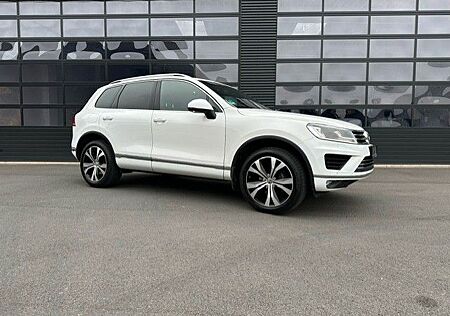 VW Touareg Volkswagen V6 TDI 4Motion *AHK*LEDER*2.HD*SH*RFK*