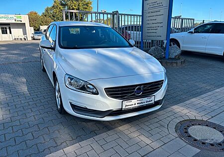 Volvo V60 gebraucht kaufen Volvo V60 Kinetic SH,NAVI,AHK,KLIMA UVM