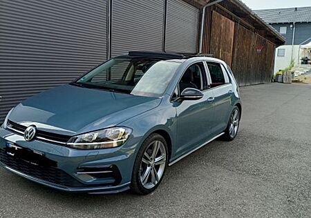 VW Golf Volkswagen 1.5 TSI R-Line