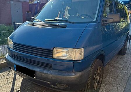 VW T4 Multivan Volkswagen gemütlicher Camper/ Bus sucht neues Heim