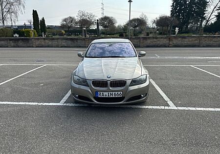 BMW 320i Edition Exclusive Edition Exclusive