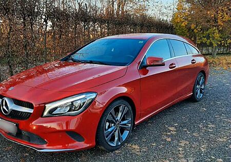Mercedes-Benz CLA 180 Shooting Brake -