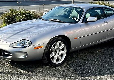 Jaguar XK8 Coupe, nur 50 TKM, deutsches Fahrzeug