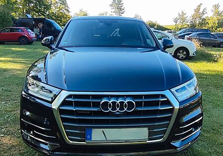 Audi Q5 40 TDI S tronic quattro sport *Standheizung*