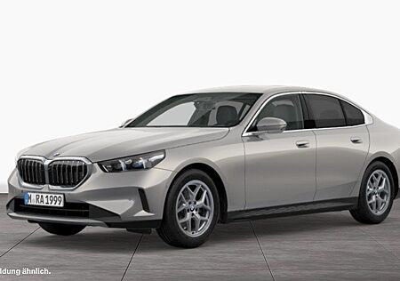 BMW 520d AHK LiveCockpitProf Kamera Driv.Assist LED