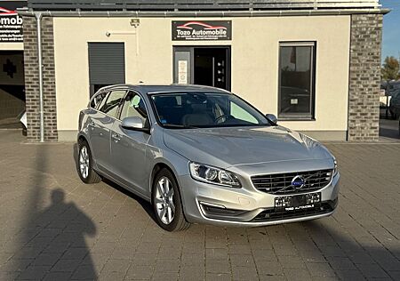 Volvo V60 Kombi Momentum*XENON*SHZ*NAVI*1.HAND*