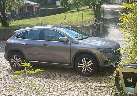 Mercedes-Benz EQA 250 - Top Zustand
