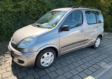 Toyota Yaris RAUMWUNDER Verso 1.3 Automatik