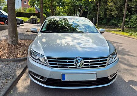 VW Passat CC Volkswagen 66tkm. Service und Tüv Neu Scheckheft