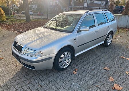 Skoda Octavia Combi 1.8 Turbo Style Style