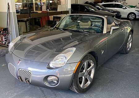 Pontiac Solstice Cabrio Roadster ähnlich Opel GT