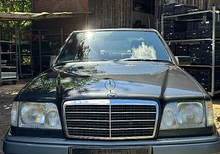 Mercedes-Benz E 200 Oldtimer