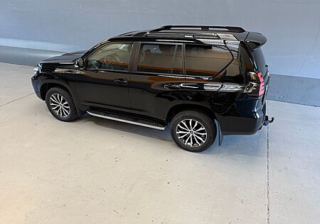 Toyota Land Cruiser TEC-Edition 7 Sitze Black ACC AHK
