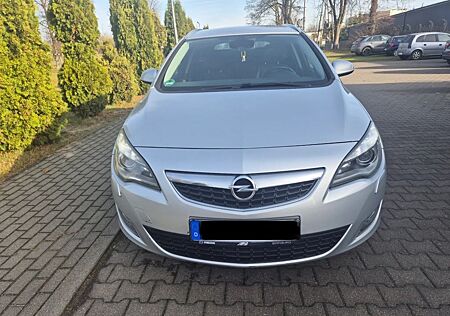 Opel Astra Sports Tourer 1.7 CDTI TÜV NEU