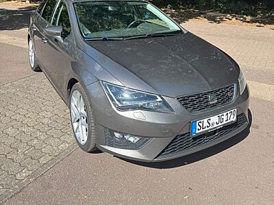 Seat Leon ST 2.0 TDI DSG - Pano - Leder - ACC