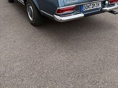 Mercedes-Benz 230 SL