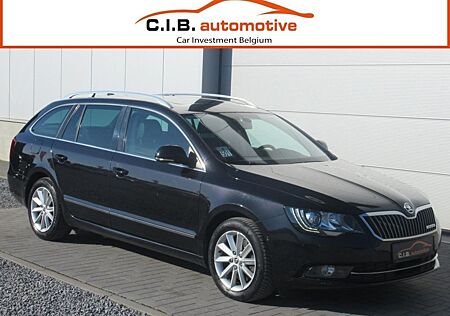 Skoda Superb Kombi 1.6 TDi / Leather / Pano / Navi / .