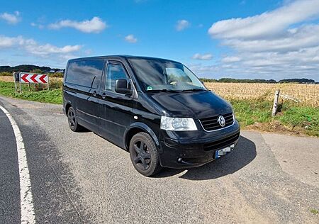 VW T5 Multivan Volkswagen Startline