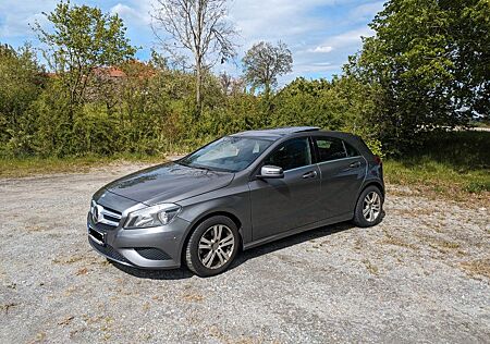 Mercedes-Benz A 180 - Harman/Kardon