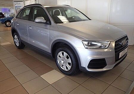 Audi Q3 1,4 TFSI NAVI XENON GRA PDC GANZJAHRESREIFEN