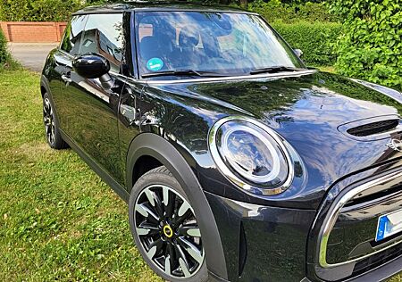 Mini Cooper SE Navi SHZ LED Keyless Lenkradhzg Kamera