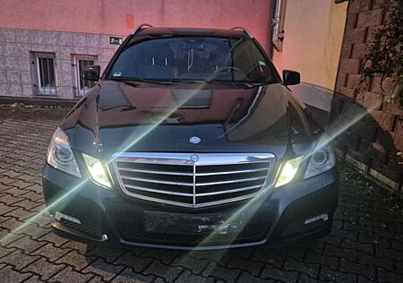 Mercedes-Benz E 350 BlueTEC T AVANTGARDE Autom. AVANTGARDE