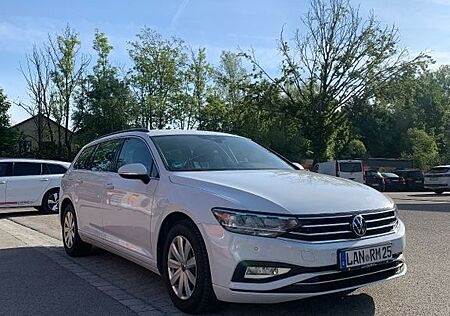 VW Passat Variant Volkswagen 2.0 TDI SCR DSG Business Vari...