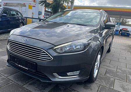 Ford Focus Turnier Titanium Automatik